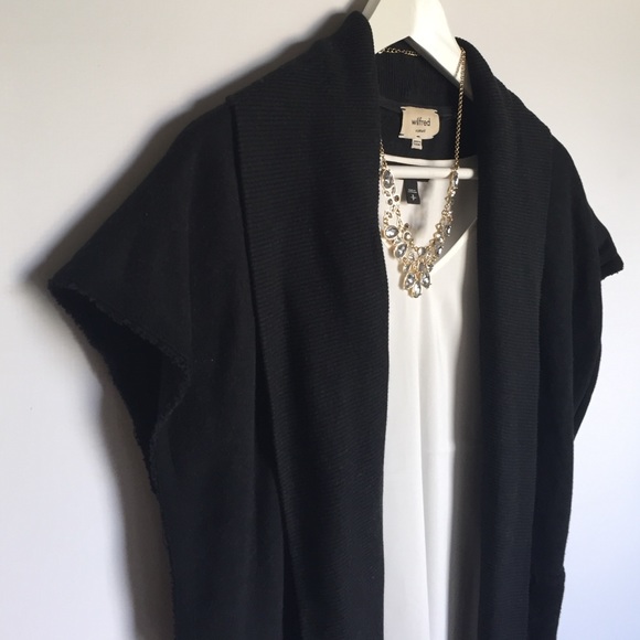 Wilfred Jackets & Coats - Wilfred Black Open Front Sweatshirt Shrug sz XS Wilfred Jackets & Coats - Wilfred Black Open Front Sweatshirt Shrug sz XS