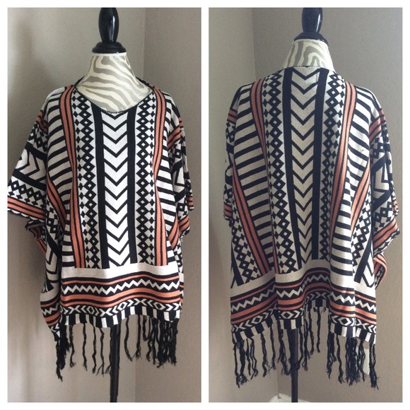 Geometric Poncho - Picture 2 of 2