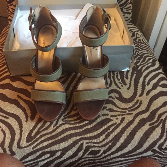 Green & Brown open toe sandal