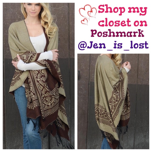 Sweaters - 🎂 Anniversary Sale 🎂 Border Tassel Poncho