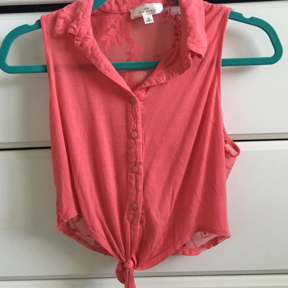 cute crop top!