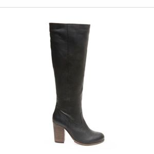 Steve Madden " Hudsun" Black Leather Boot size 8