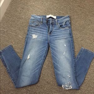 Abercrombie and Fitch Ankle Cropped skinny jeans
