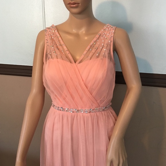 Formal dress - Picture 2 of 4