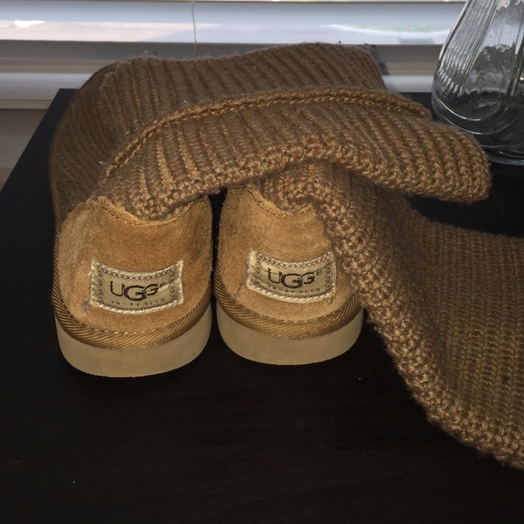 UGG - Picture 2 of 3