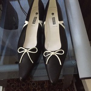 Shode never worn black flat