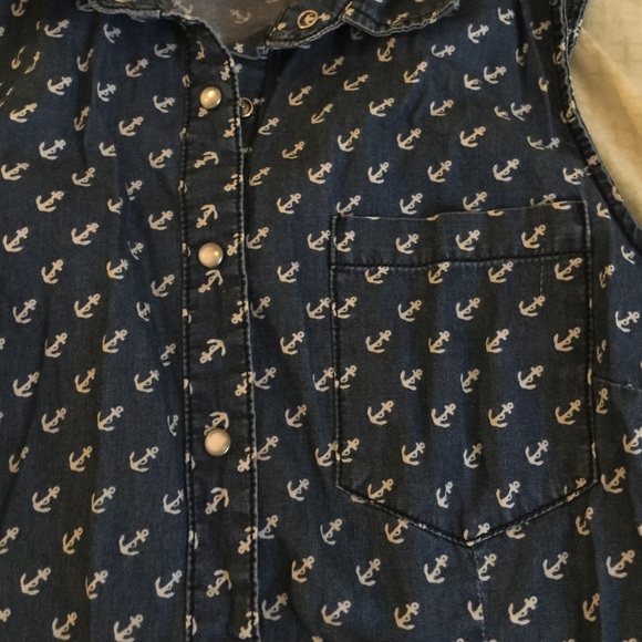 Anchor button up! - Picture 2 of 3