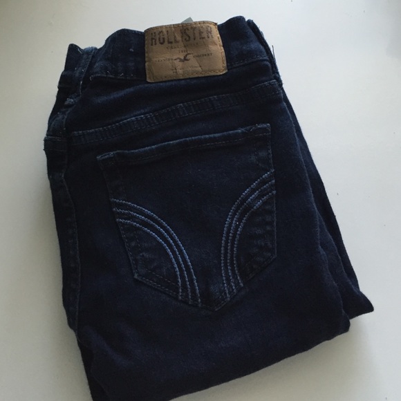 hollister dark navy skinny jeans.