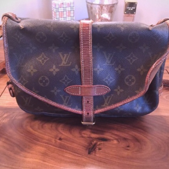 Louis Vuitton Saumur 30