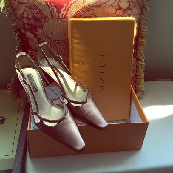 unisa pumps sale