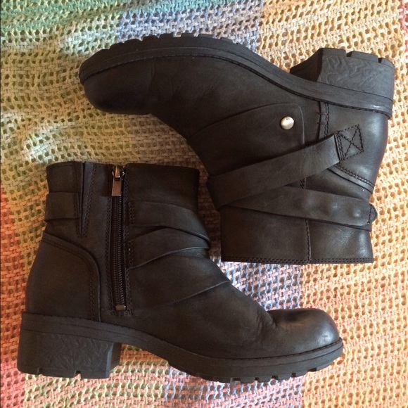 Black Medium Leather Booties