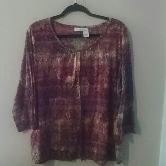 Plus sized 3/4 length sleeve pullover