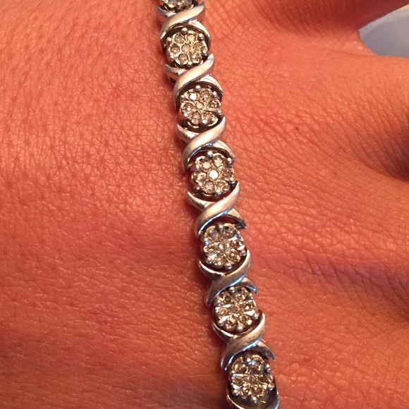 Woven Friendship Bracelets – Meaningful & Handmade Close up of bracelet