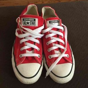 Red Converse Chuck Taylor WOMENS 6