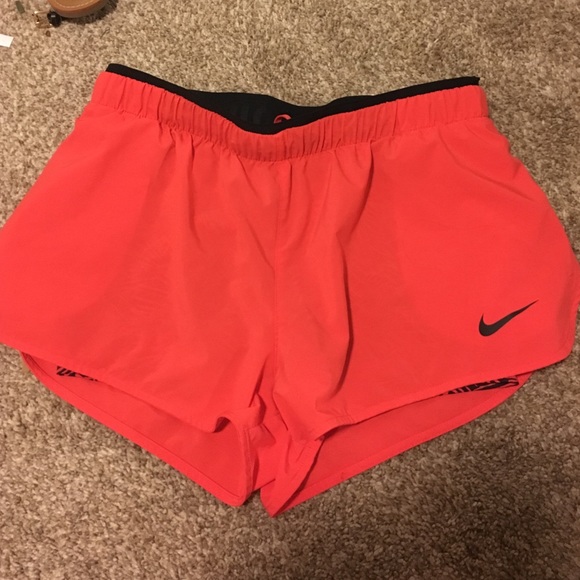 NWOT Nike shorts with built in spandex
