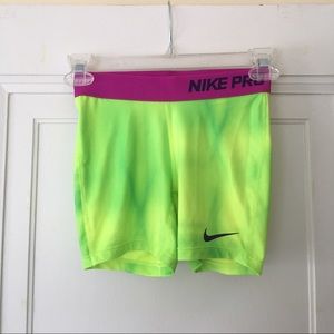 3 pairs of girls Nike pros