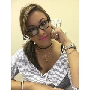 Meet your Posher, Alexandra