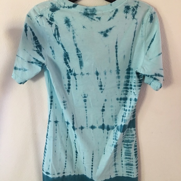 Eco-centric new short sleeve Deep V Neck. - Picture 4 of 4