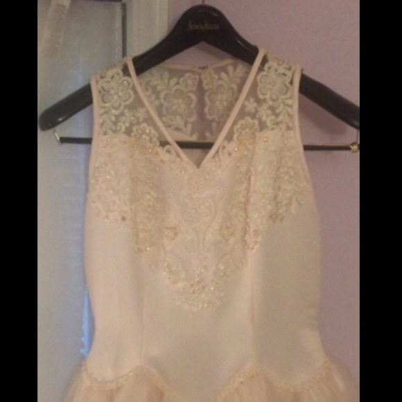 Mary's bridal/ quinceneara gown - Picture 2 of 3