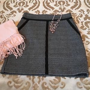 Black/white Loft miniskirt - size 2