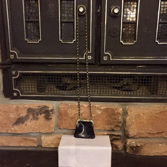 Small crossbody with chain - Picture 2 of 3