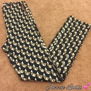 H&M Green Printed Slim Fit Pants • Size 4 💕