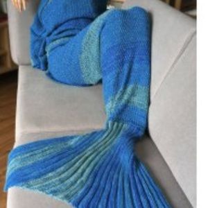 🐠Mermaid tail blanket, striped pattern blue/green