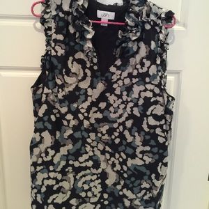 LOFT SZ L SLEEVELESS BLOUSE.  RUFFLED