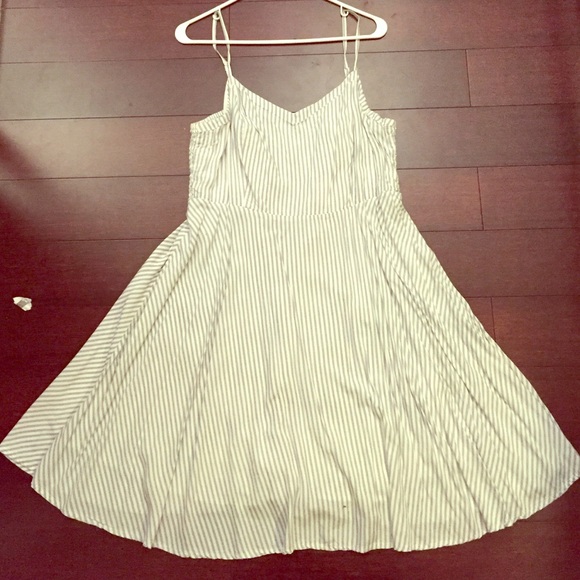 💜 Old Navy blue and white stripes dress