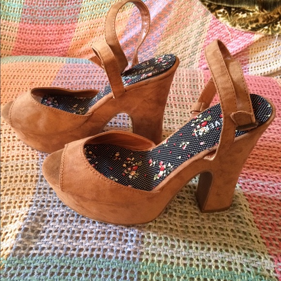 Platform sandals, faux suede