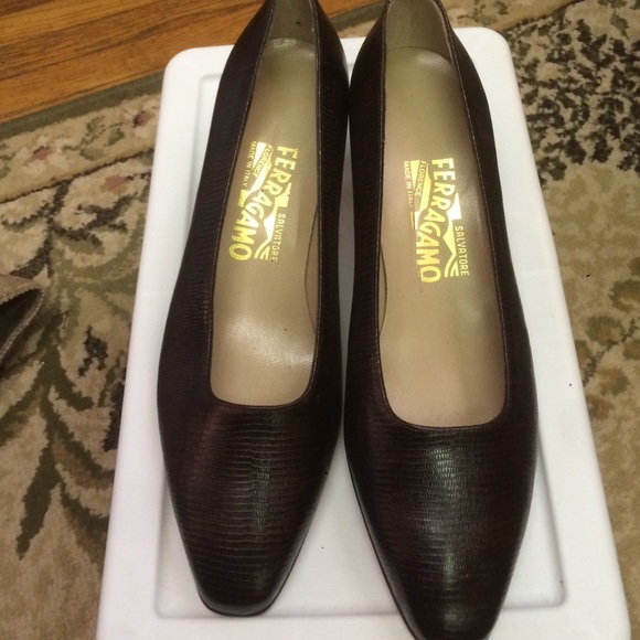 New textured print Salvador Ferragamo pump