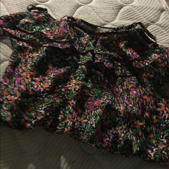 Cute flowy shirt