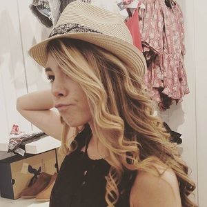 Meet your Posher, Amber