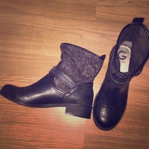 GUESS boots