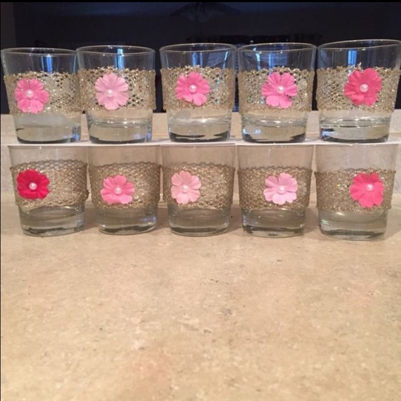 Glasses w/burlap decor