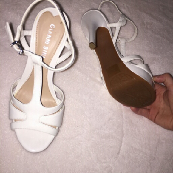 White heels - Picture 3 of 3