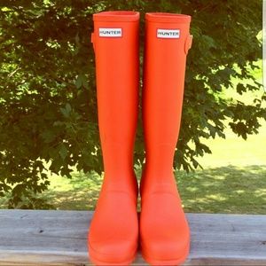🚫SOLD🛇Matte Orange Hunter Boots