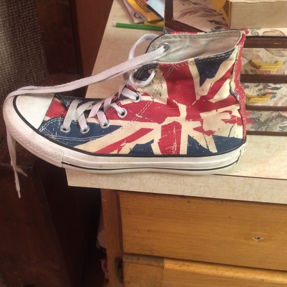 Chuck Taylor's - Picture 3 of 4