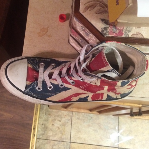 Chuck Taylor's - Picture 4 of 4