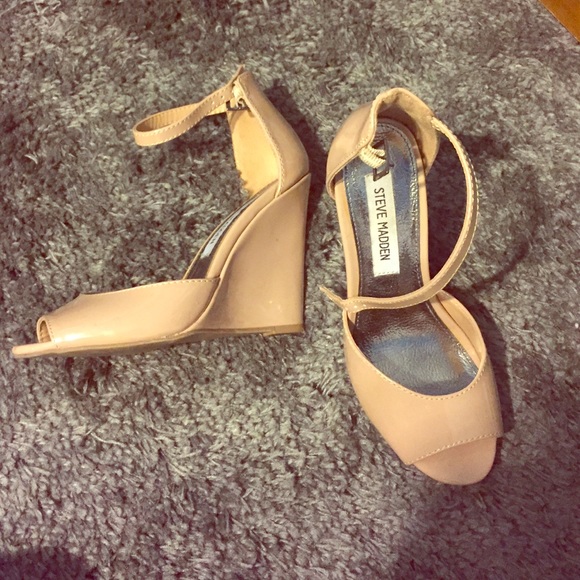Nude Steve Madden wedges
