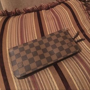 Unbranded wallet insolite  inspired