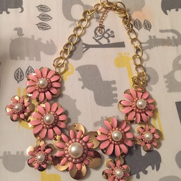 ***SOLD***Pink statement necklace