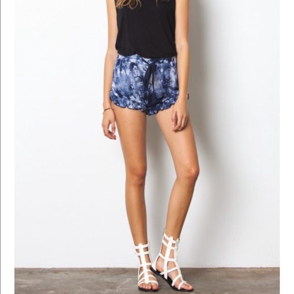 Sans Souci TIE DYE RUFFLED HEM SHORTS drawstring