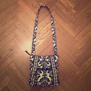 Super cute Vera Bradley cross bag