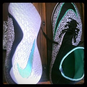Nike soccer cleats (BRAND NEW)