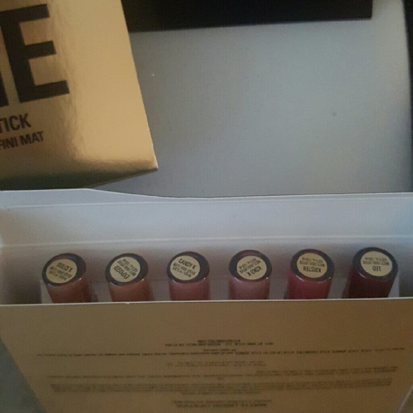 Kylie Birthday Edition Matte Mini Kit Lipstick - Picture 4 of 4