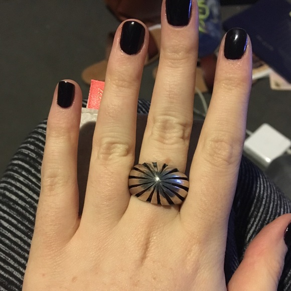 Silver domed cocktail ring sz 8