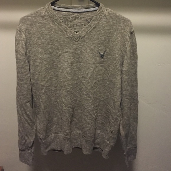 American Eagle V-neck sweater