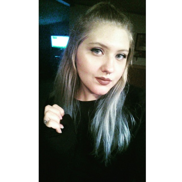 Meet your Posher, Casey - Picture 1 of 1