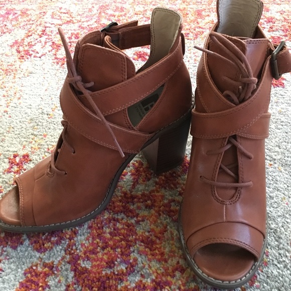 Shoes - Bc ankle booties
